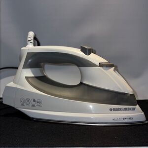 Black & Decker QuickPress Iron in Gray and White